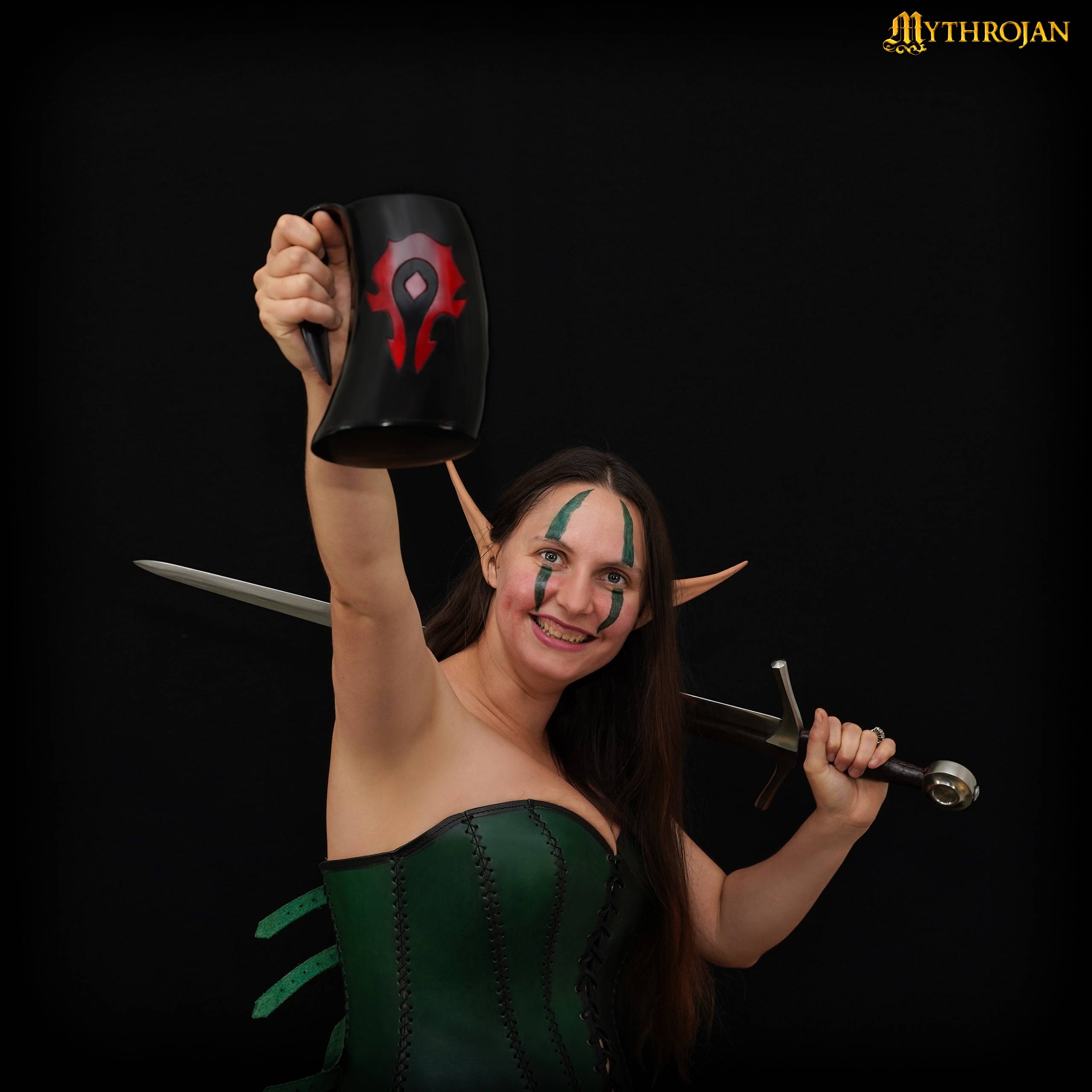 Mythrojan "For the HORDE" horn mug : Mead Ale Horn Tankard for Medieval Knight Renaissance LARP Cosplay BLACK, 600ml